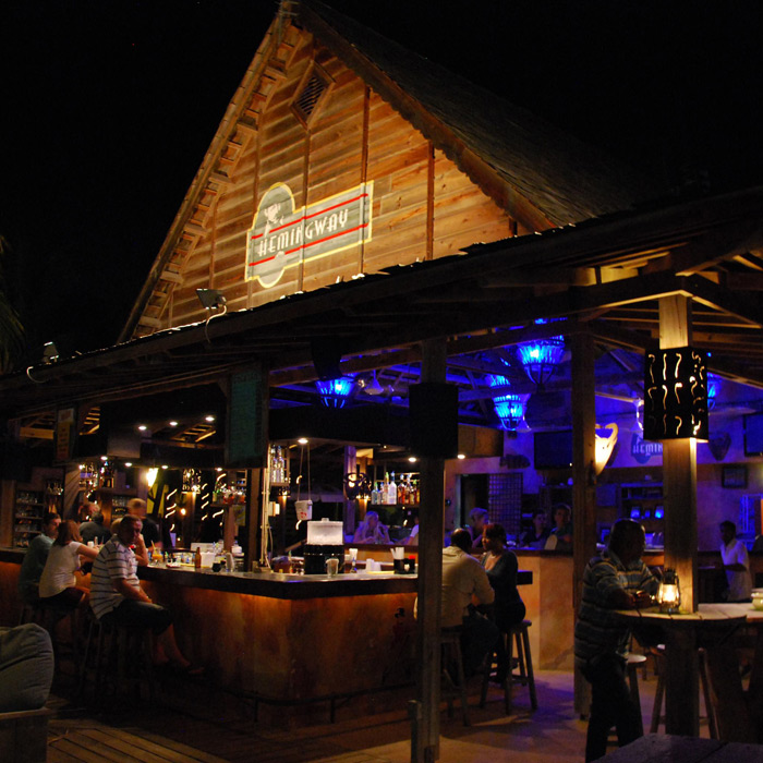 Hemingway Beach Bar & Restaurant - Curaçao Party Guide